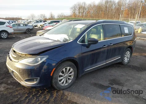 2019 Chrysler Pacifica Touring L z USA, uszkodzony, nr VIN 2C4RC1BG0KR554792